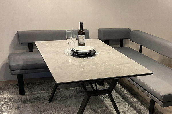 1台で両方を叶えるダイニングソファ Tafel-Lotia
