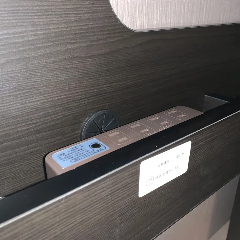 デザインと機能を兼ね備えたセラミック調のおしゃれデスク「MODERNO(モデルノ)」の機能