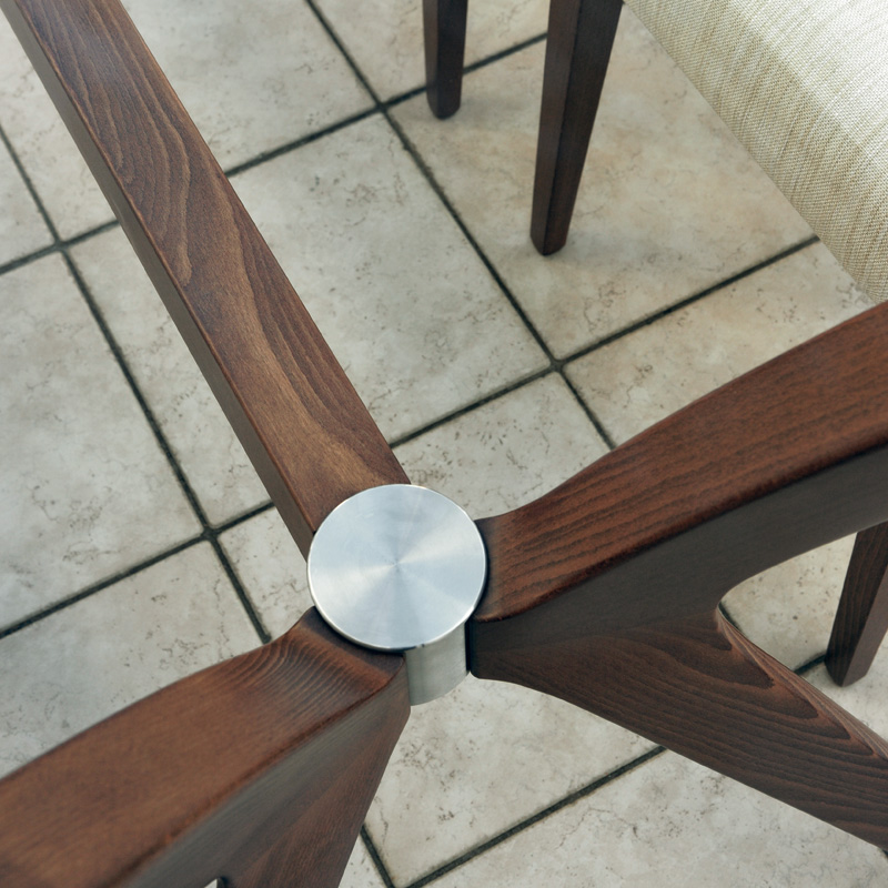 ガラスとウッドが織りなすモダンデザインダイニングテーブルCalligaris(カリガリス)「TOKYO(トーキョー)」のサイズ