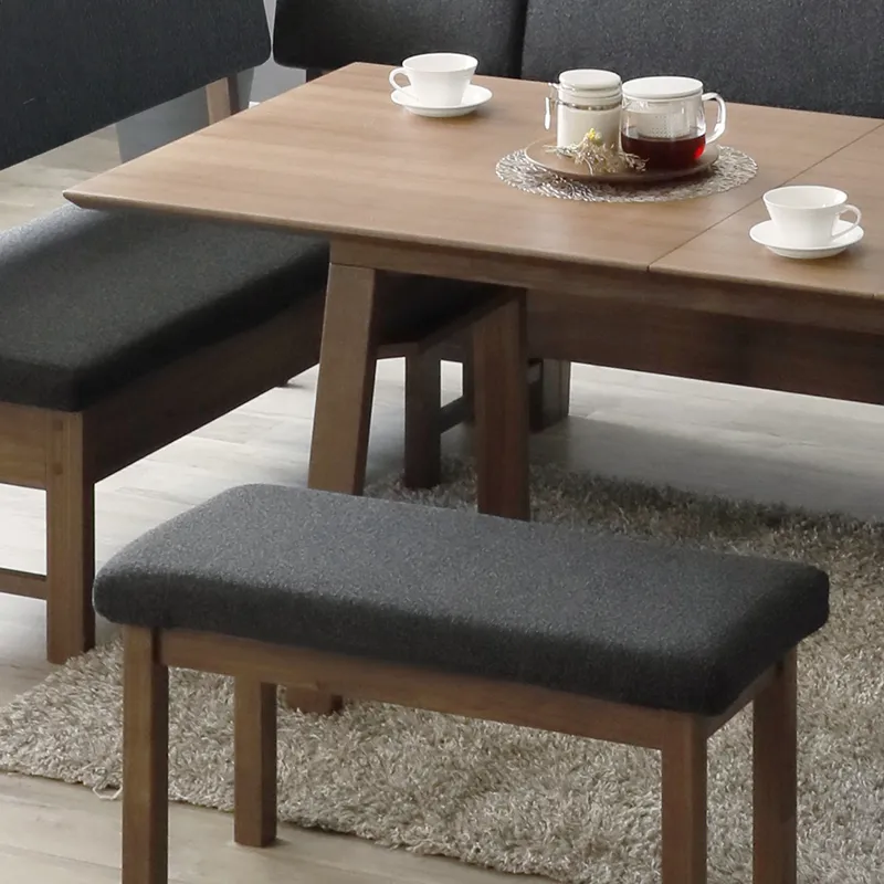 リビングでもダイニングでも活躍するカフェスタイルのコンパクトベンチ「BORIS(ボリス)」の座り心地