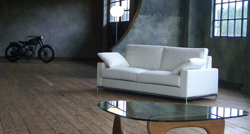 ULTIMA SOFA（ウルティマ ソファ） どこから見ても飽きのこない洗練されたデザイン